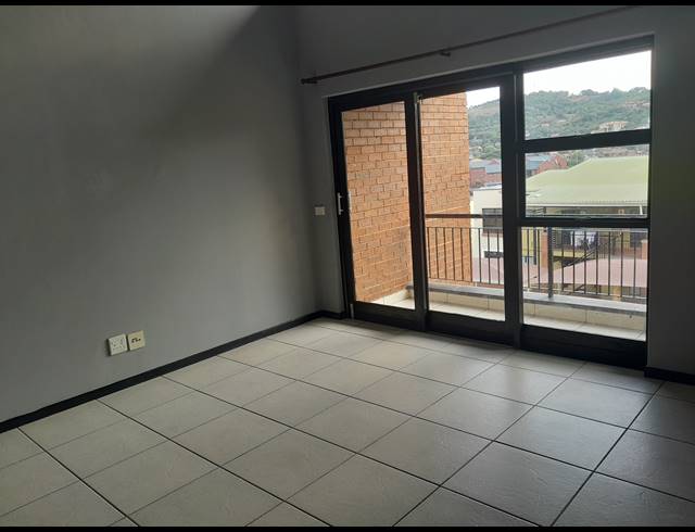2 BEDROOM TOWNHOUSE FOR SALE IN GLENVISTA